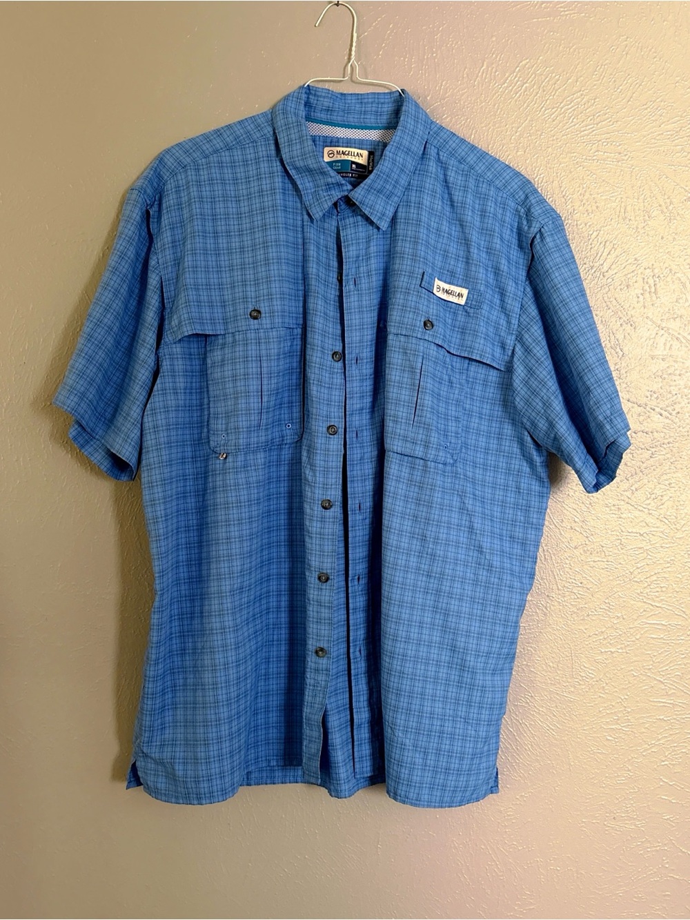 Magellan Outdoors Men's Blue Plaid Short-Sleeve Button-Down Shirt